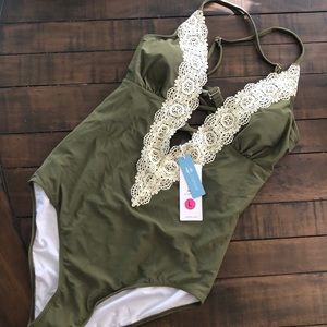 One piece swimsuit, beautiful green. Size Large.